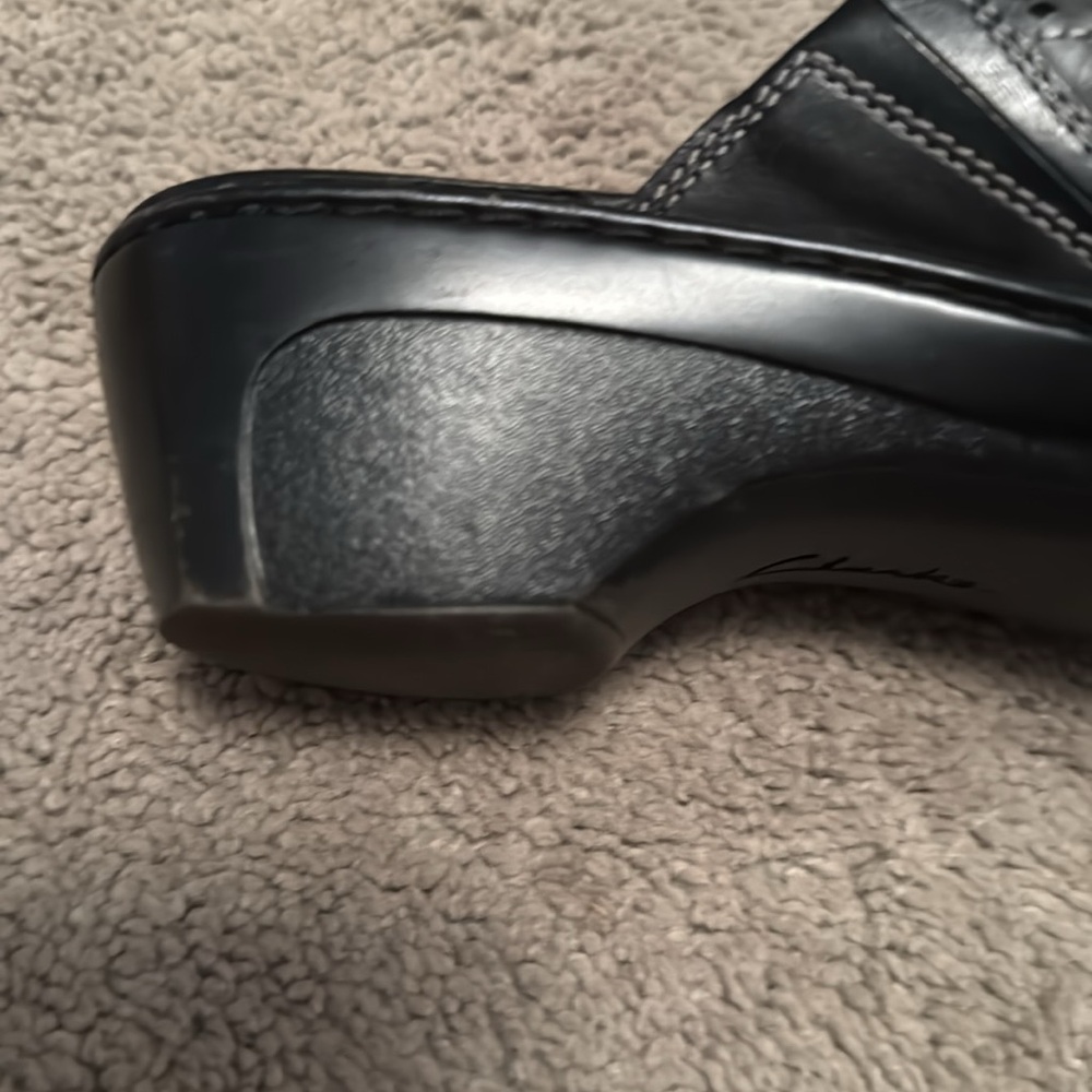 Clarks Black Leather Mules with Embossed Detailing - Picture 9 of 9